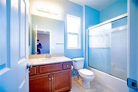 Bath - 34116 Galleron St, Temecula, CA 92592 photo 4 of 4