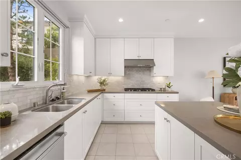 Kitchen - 146 Dolci, Irvine, CA 92602 photo 2 of 4