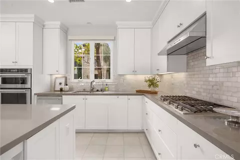 Kitchen - 146 Dolci, Irvine, CA 92602 photo 4 of 4
