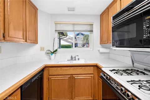 Kitchen - 2001 Silver Hawk #1, Diamond Bar, CA 91765 photo 2 of 2