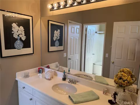 Bath - 16253 Moon Bow Ct, Riverside, CA 92503 photo 6 of 7