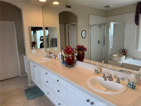 Bath - 16253 Moon Bow Ct, Riverside, CA 92503 photo 2 of 7