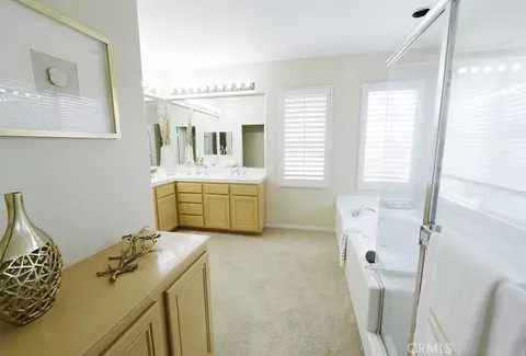 Bath - 60 Edenbrook, Irvine, CA 92620 photo 3 of 4
