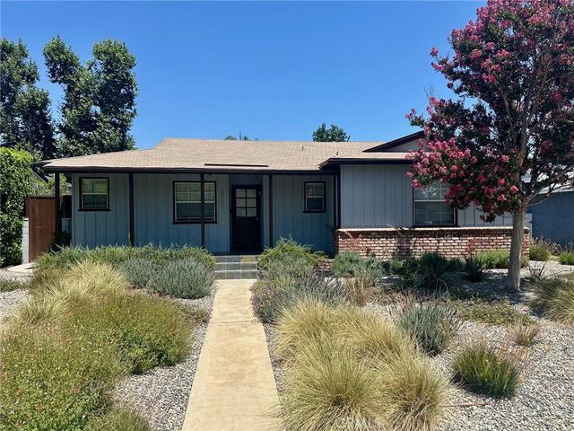 8956 Swinton Ave, North Hills, CA 91343