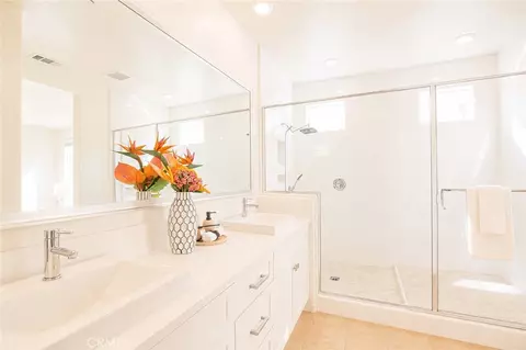 Bath - 137 Terrapin, Irvine, CA 92618 photo 3 of 3
