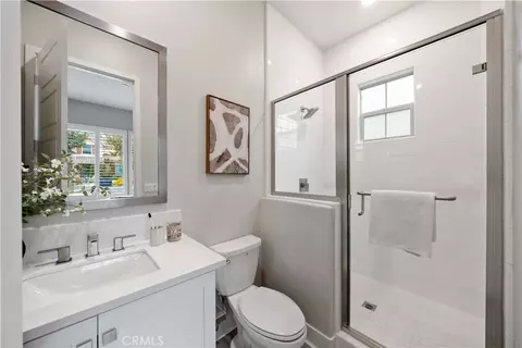 Bath - 103 Drama, Irvine, CA 92618 photo 1 of 2
