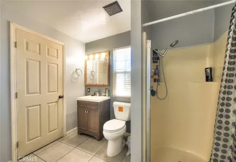 Bath - 8723 Larkin Ct, Riverside, CA 92503 photo 4 of 4