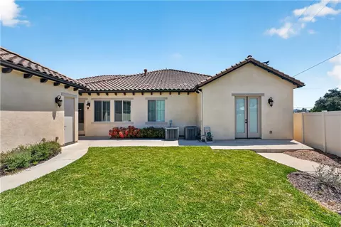 Exterior - 1469 E Foothill Blvd, Glendora, CA 91741 photo 7 of 11