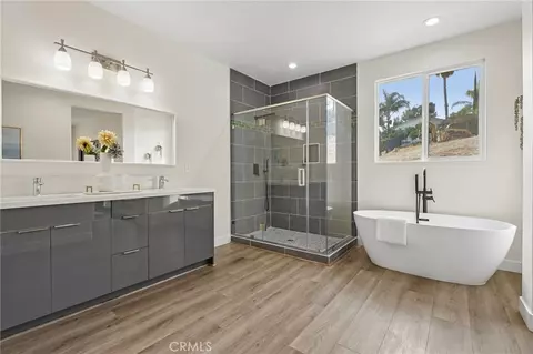 Bath - 677 Castlehill, Walnut, CA 91789 photo 3 of 11
