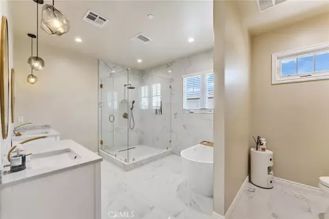 Bath - 636 W Lemon, Arcadia, CA 91007 photo 3 of 5