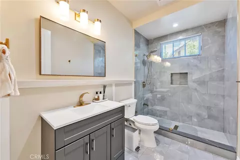 Bath - 636 W Lemon, Arcadia, CA 91007 photo 2 of 5