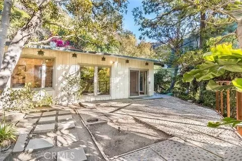 9837 Easton, Beverly Hills, CA 90210