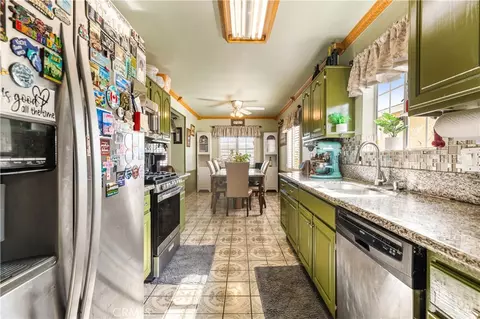 Kitchen - 513 W 224th, Carson, CA 90745 photo 3 of 3