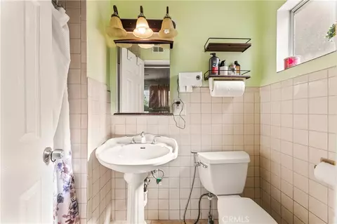 Bath - 513 W 224th, Carson, CA 90745 photo 2 of 5
