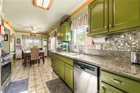 Kitchen - 513 W 224th, Carson, CA 90745 photo 2 of 3