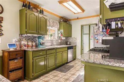 Kitchen - 513 W 224th, Carson, CA 90745 photo 1 of 3