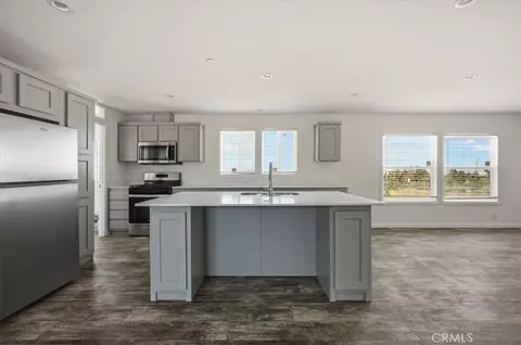 11074 Ponderosa Rd, Pinon Hills, CA 92372