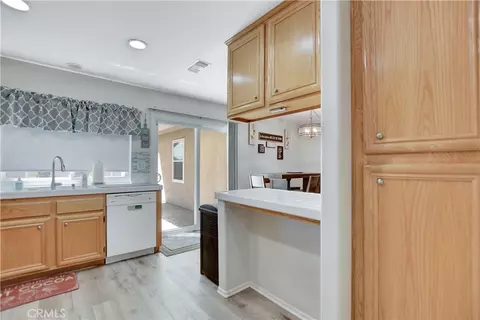 Kitchen - 965 Hardwick, Beaumont, CA 92223 photo 2 of 3
