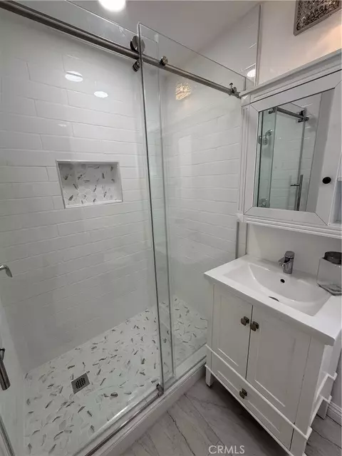 Bath - 1415 N N Spg, Compton, CA 90221 photo 6 of 11