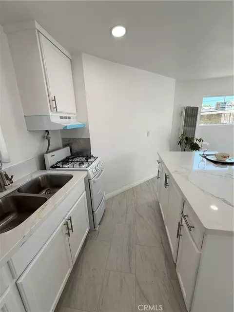 Kitchen - 1415 N N Spg, Compton, CA 90221 photo 6 of 7