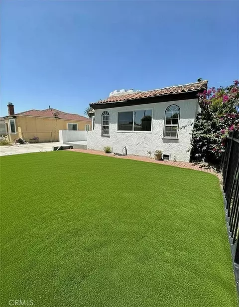 Exterior - 1415 N N Spg, Compton, CA 90221 photo 2 of 11