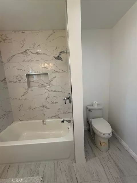 Bath - 1415 N N Spg, Compton, CA 90221 photo 5 of 11