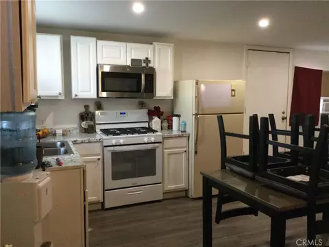 Kitchen - 332 W 11th, Perris, CA 92570 photo 3 of 4