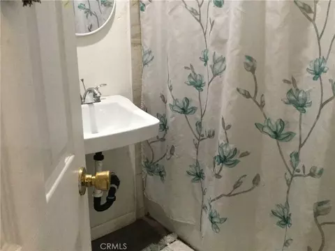 Bath - 332 W 11th, Perris, CA 92570 photo 3 of 3