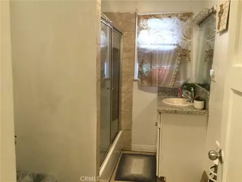 Bath - 332 W 11th, Perris, CA 92570 photo 2 of 3