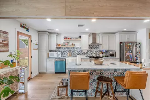 Kitchen - 590 E Van Koevering, Rialto, CA 92376 photo 1 of 3