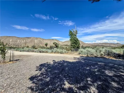 Exterior - 5363 Hess Rd, Phelan, CA 92371 photo 7 of 32
