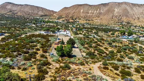 View/Area - 5363 Hess Rd, Phelan, CA 92371 photo 1 of 11
