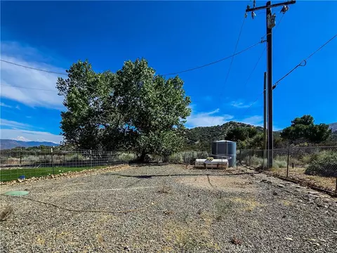Exterior - 5363 Hess Rd, Phelan, CA 92371 photo 30 of 32