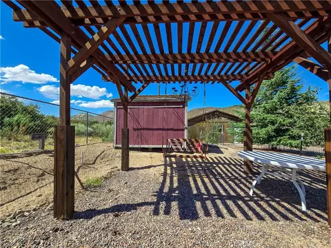 Exterior - 5363 Hess Rd, Phelan, CA 92371 photo 17 of 32