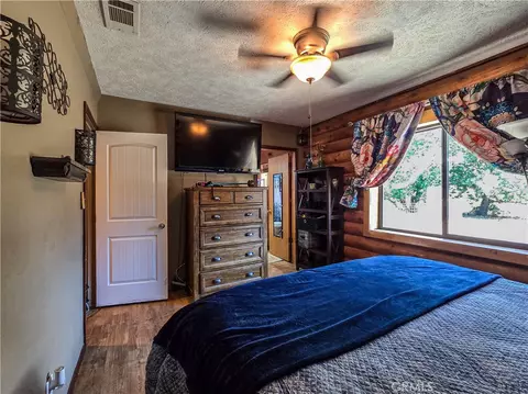 Bedroom - 5363 Hess Rd, Phelan, CA 92371 photo 8 of 8