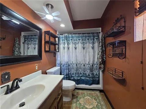 Bath - 5363 Hess Rd, Phelan, CA 92371 photo 6 of 6