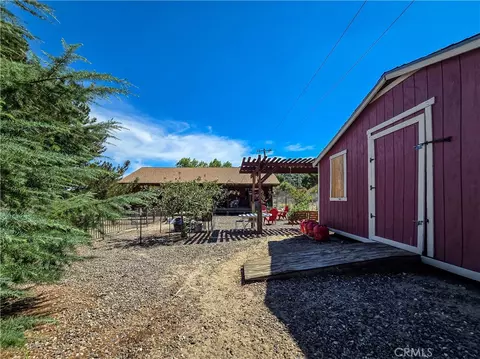 Exterior - 5363 Hess Rd, Phelan, CA 92371 photo 13 of 32