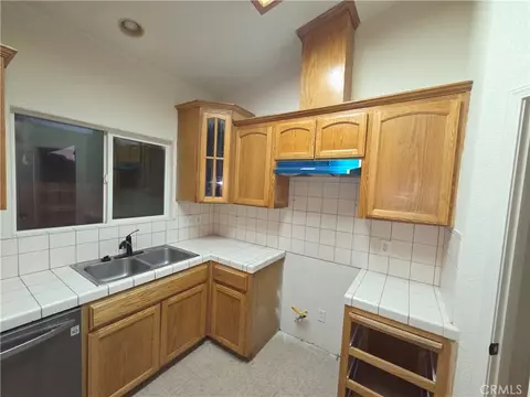 Kitchen - 1511 Ronnie Ct, Merced, CA 95341 photo 3 of 3