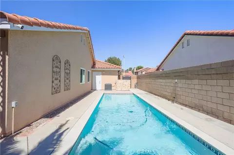 Exterior - 38104 Miramonte, Palmdale, CA 93551 photo 2 of 8