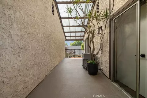63 N Roosevelt #2, Pasadena, CA 91107