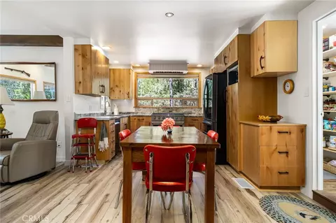 Kitchen - 54720 Pine Crst, Idyllwild, CA 92549 photo 2 of 6