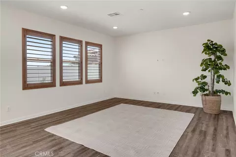 Living - 20765 Barn Rd, Riverside, CA 92507 photo 2 of 4