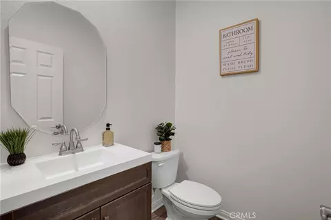 Bath - 20765 Barn Rd, Riverside, CA 92507 photo 1 of 6