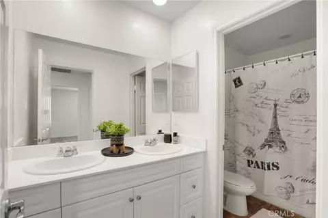 Bath - 20765 Barn Rd, Riverside, CA 92507 photo 5 of 6