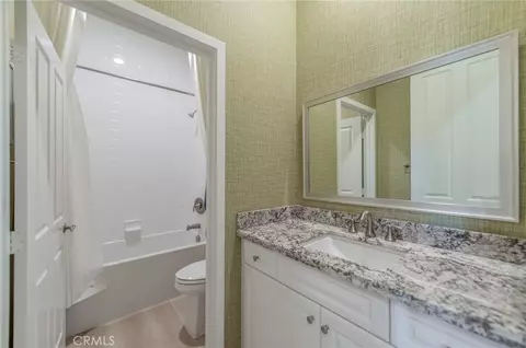 Bath - 137 Smallwheel, Irvine, CA 92618 photo 2 of 7