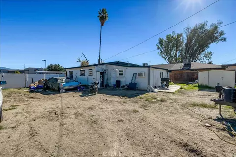 Exterior - 415 N Santa Fe, Hemet, CA 92543 photo 4 of 4