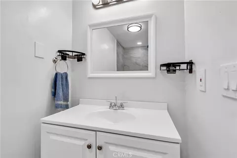 Bath - 415 N Santa Fe, Hemet, CA 92543 photo 3 of 4