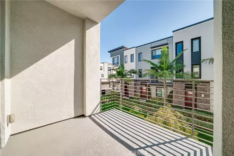 Exterior - 122 Schick, Irvine, CA 92614 photo 2 of 12