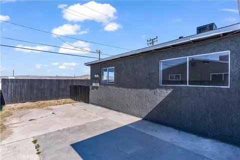 Exterior - 813 E Fredricks St, Barstow, CA 92311 photo 3 of 4