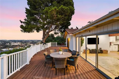 Exterior - 5762 Desert View Dr, La Jolla, CA 92037 photo 4 of 10